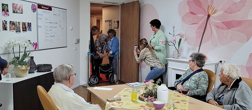 Onder Toeziend Oog Van De Clienten Werd De Nieuwe Wielewaal Officieel Geopend 7Cb3ab369d